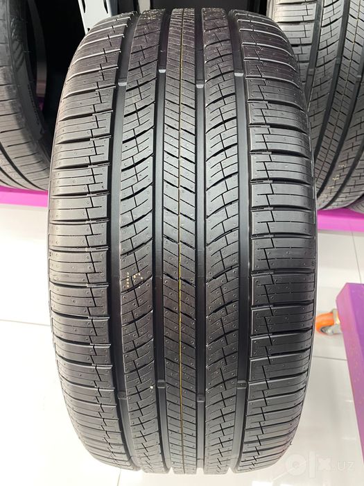 Nexen Roadian GTX 275/40R22