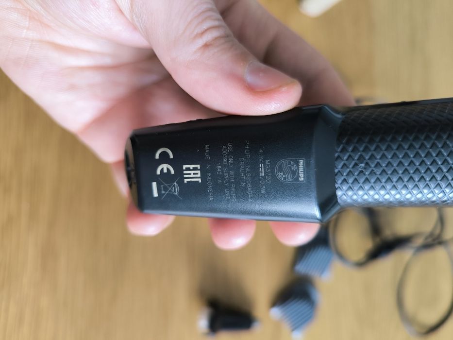 Aparat de tuns barba si parul PHILIPS Multigroom MG3720
