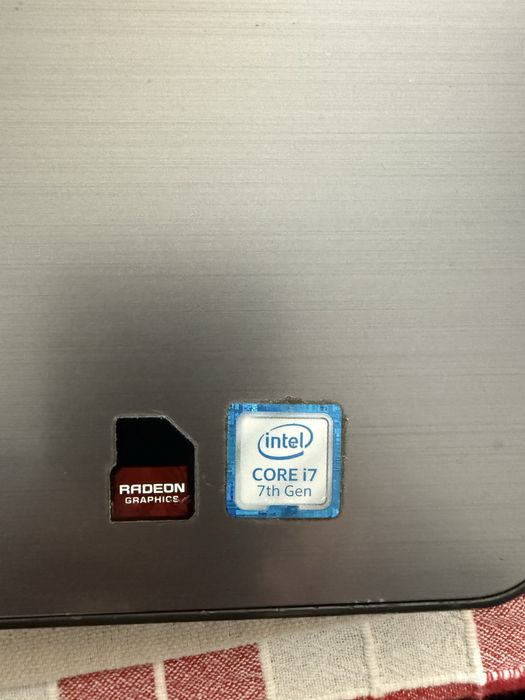 Laptop DELL Inspiron 5577