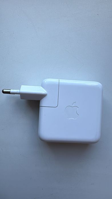 Оригинальный кабель вместе с блоком Apple USB-C — MagSafe 3 (2 м)