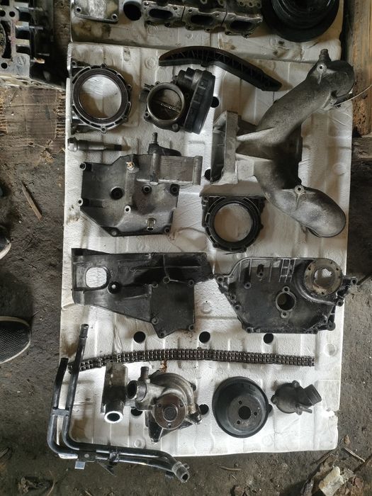 Мерседес М 104 в разборе