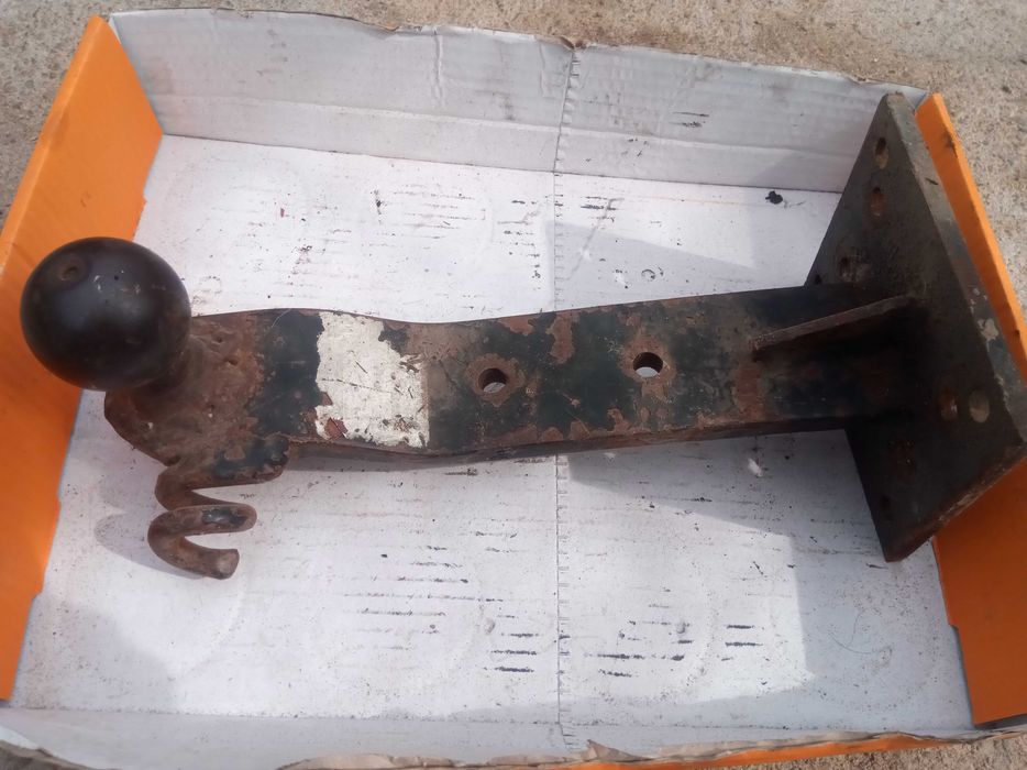 Части за ДАЙХАТСУ - кормилна кутия, бутала ,теглич, седалка ..