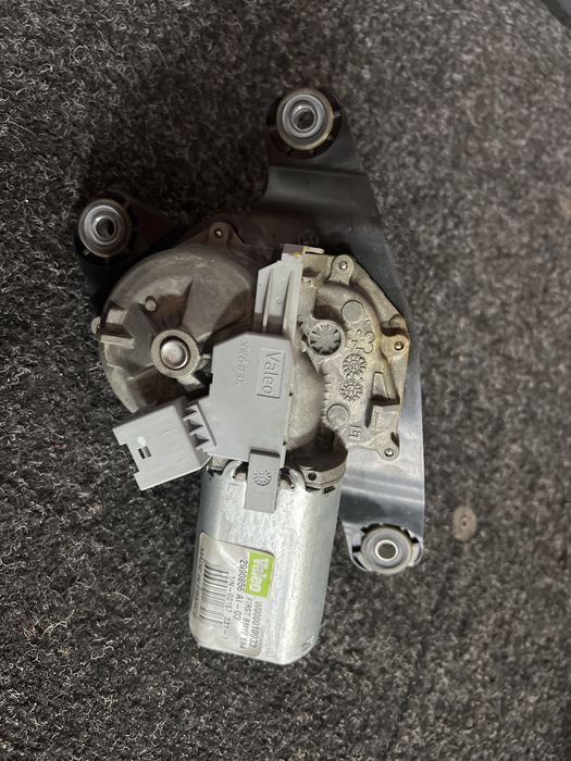 Motoras stergator luneta bmw x1 e84