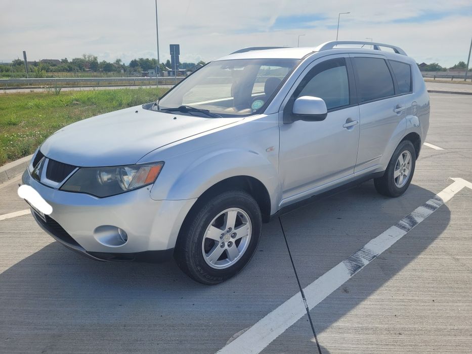 Vând Mitsubishi Outlander ll