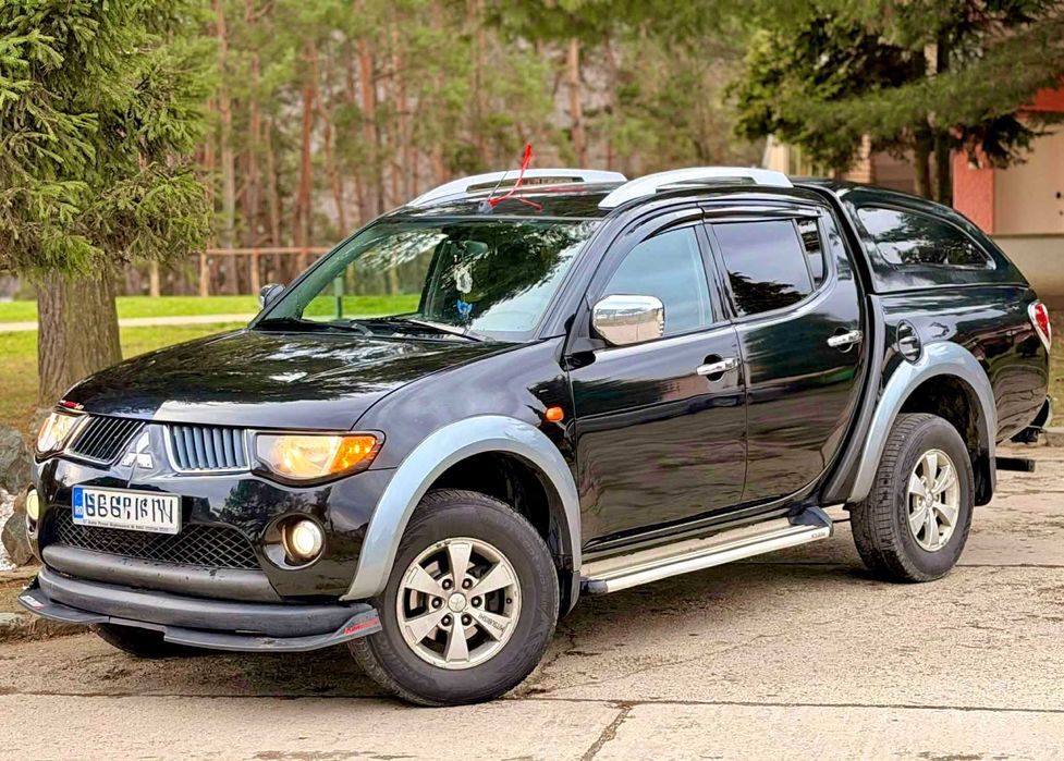 - IMPECABIL Mitsubishi L200 2.5Di-D178cp LIMITED EDITION R/D LOCK Full