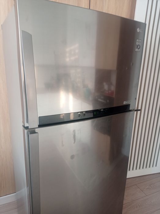 Продам Холодильник LG