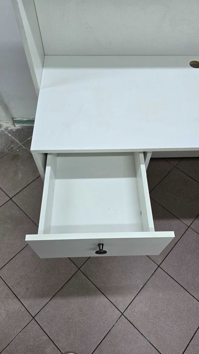 Стол-стойка ресепшен белый