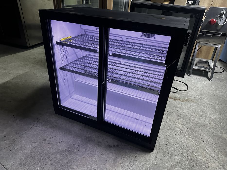 Подбарова хладилна витрина