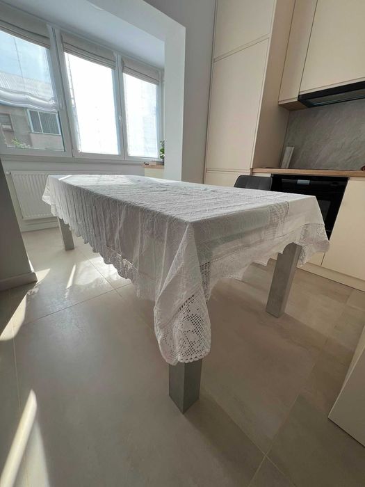 Față de masă 100% bumbac cu dantelă lucrată manual, 2,5 m, nouă