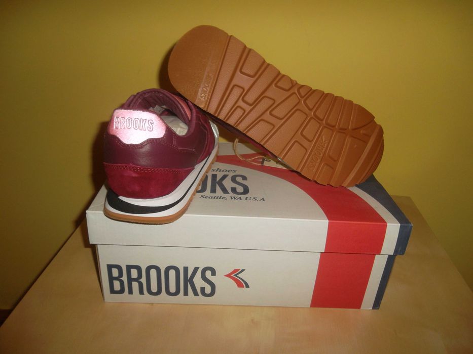Adidasi Brooks Chariot marimea 41 si 43 -LICHIDARE STOC-