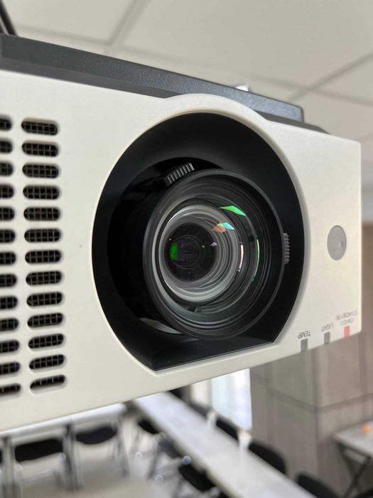 Проектор Panasonic PT-VMZ50 (WUXGA)