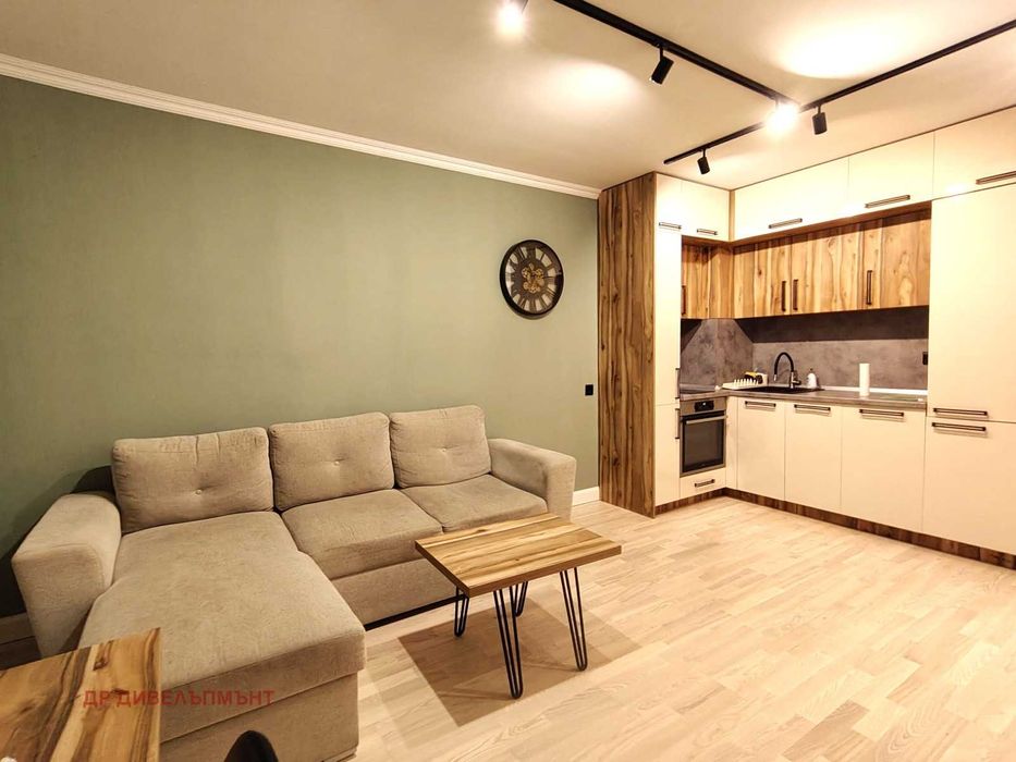 Дава се под наем Тристаен апартамент в София, Драгалевци - 115 кв.м за 896.58 € - Снимка #2