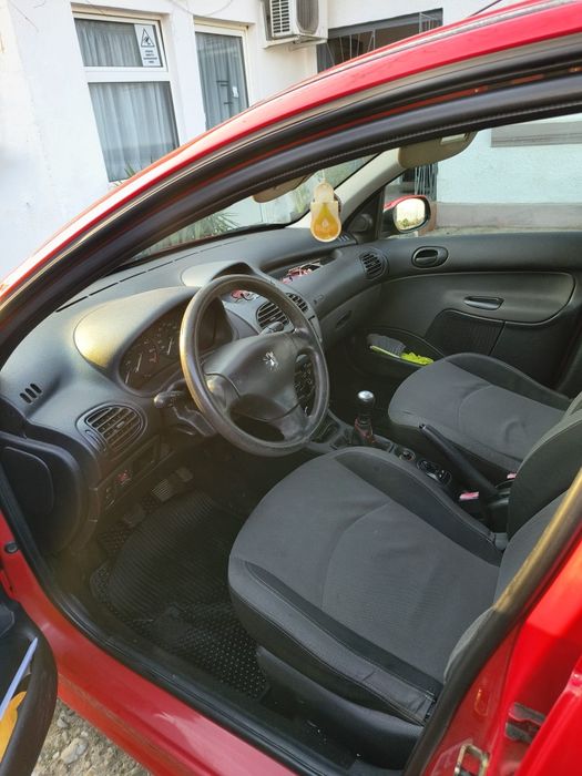 Vând peugeot 206 benzina 1.4