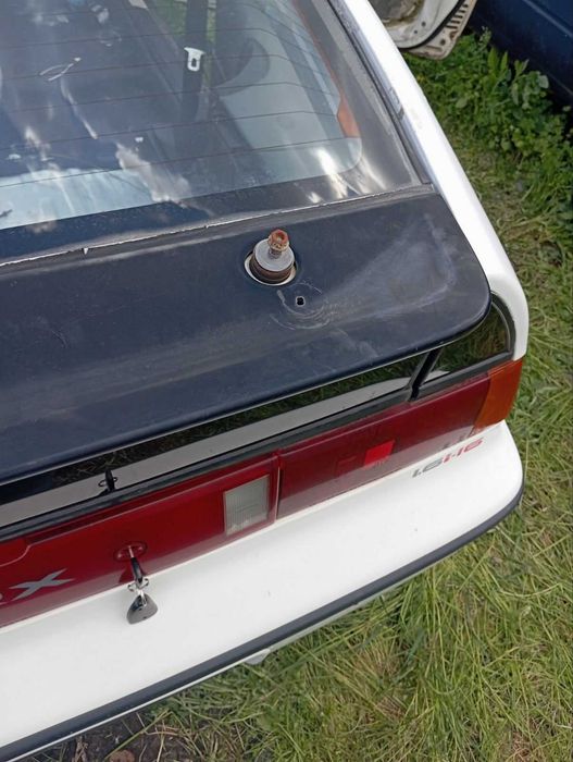 Продавам части за Honda CRX втора генерация 1989 на части с d16.