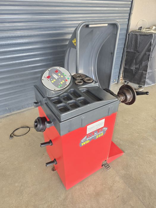 Баланс машина за гуми M B Engenieering wb 255