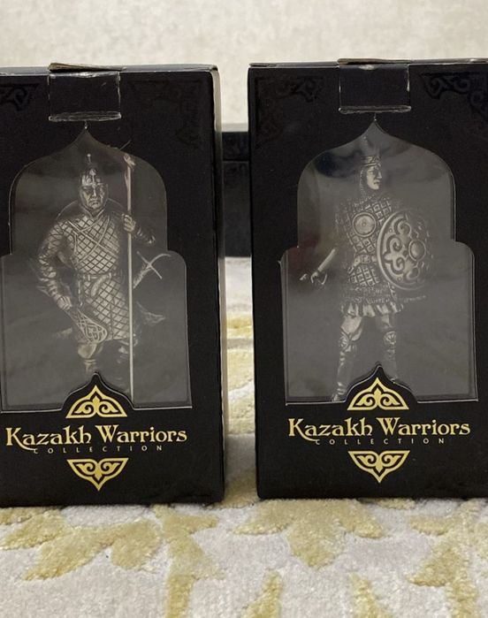 Статуэтки казахских воинов фирмы Empire