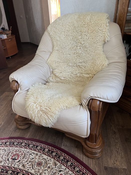 Диван и два кресла