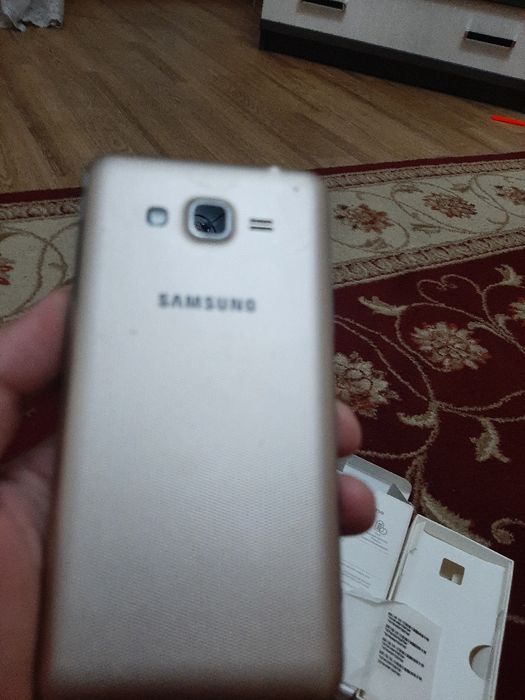 Продам телефон..