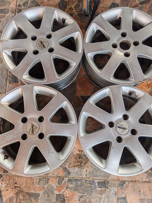 Jante aliaj R15 4 prezoane FORD Fiesta/Focus