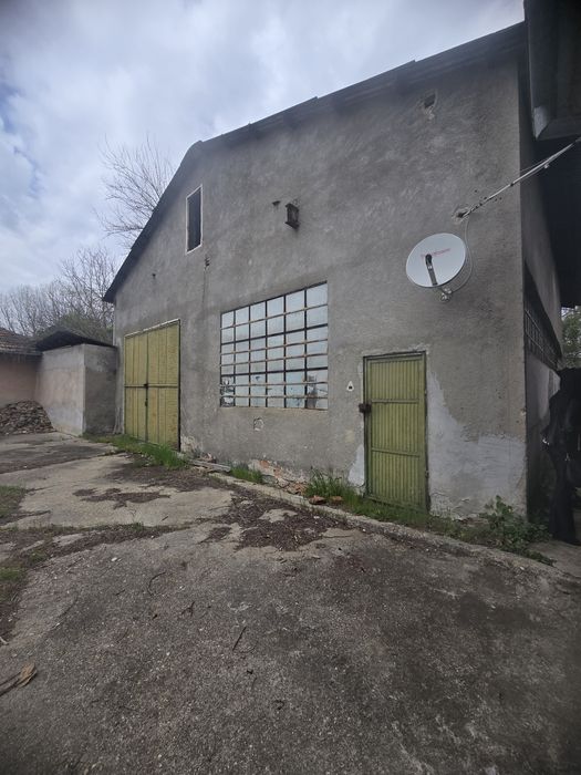 Дава се под наем Склад в Горна Оряховица - 400 кв.м за 2040 € - Снимка #3