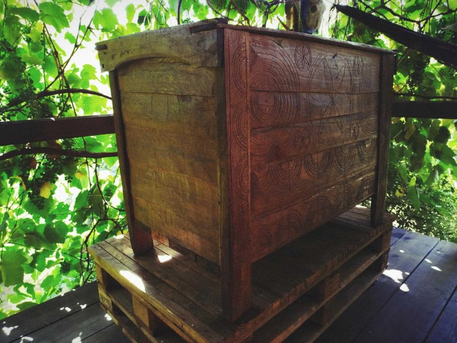 Реставрирана ракла, сандък за чеиз от края на 19-ти век. Топ състояние