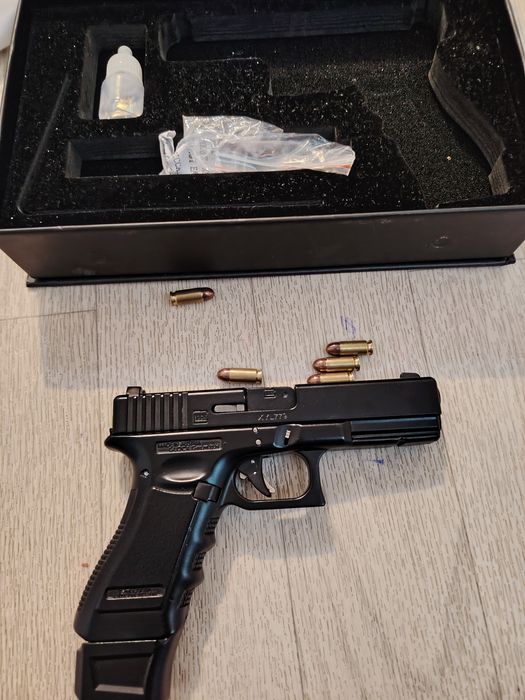 Glock 17 пистолет