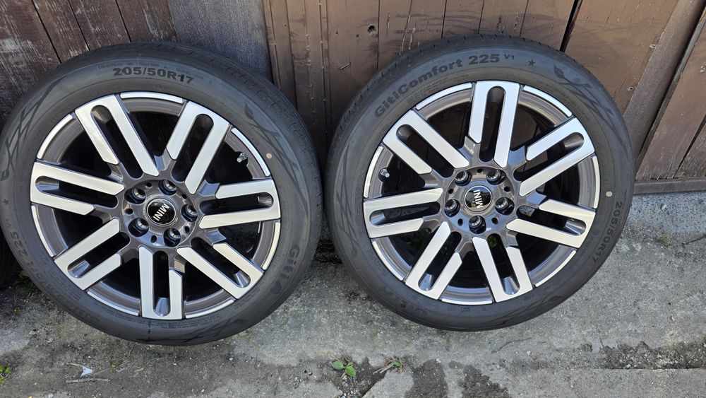 Нови!Оригинални 17" MINI CLUBMAN F54 5x112 7j IS47 Гуми 2025 205/50/17 Giti