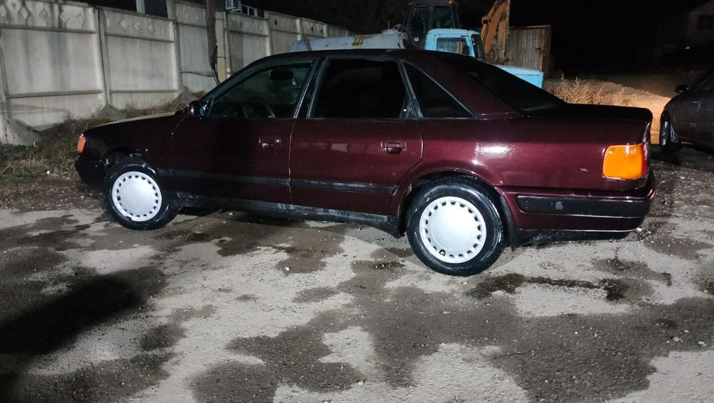 Ауди 100 сатылады
