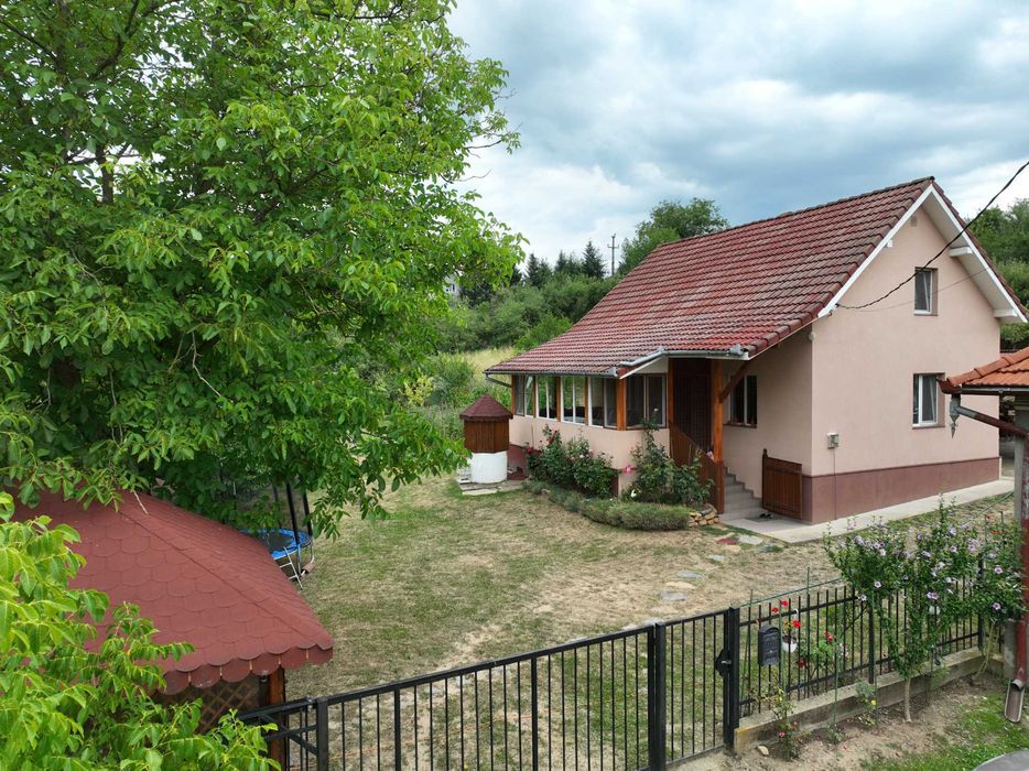 Casa de locuit / vacanta cu 3 cam in Alesd, jud Bihor