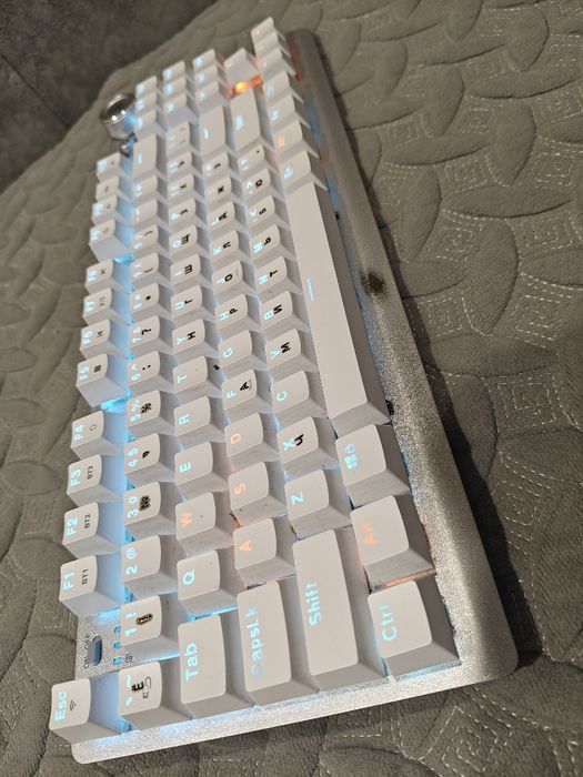 Продам блютуз клавиатуру