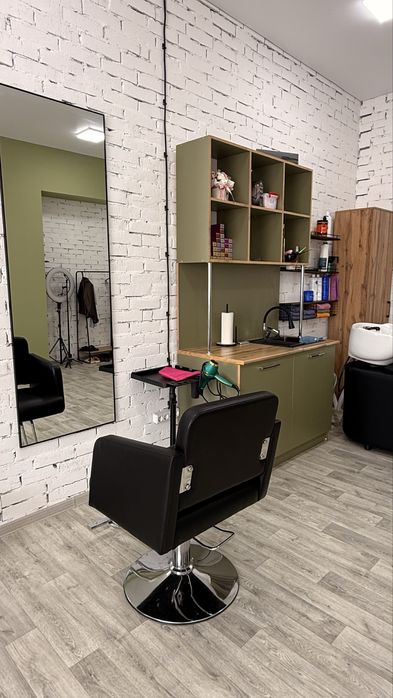 Парикмахерское кресло/рабочее место