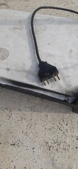 Продавам печка пицарка трифазна