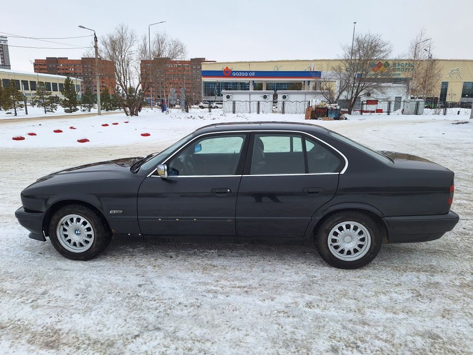 Продам машину бмв e34