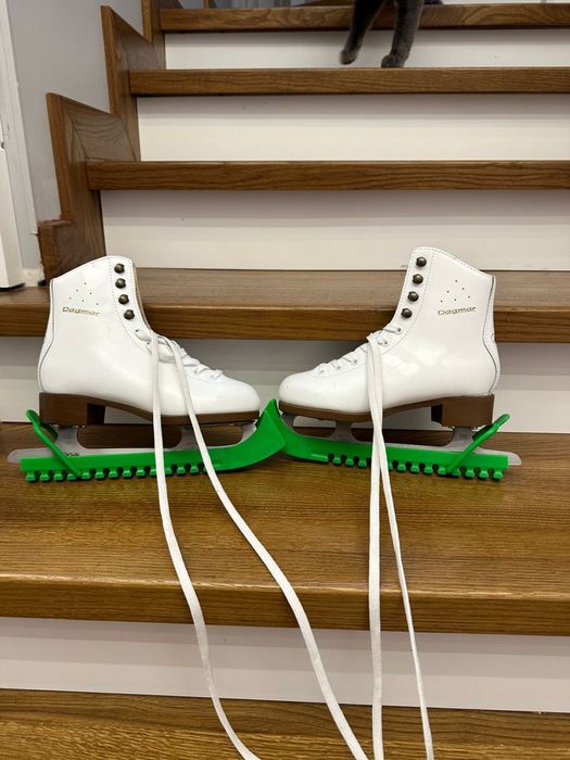 Продам коньки почти новые