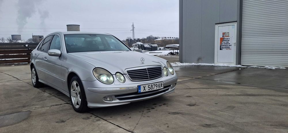 Продавам Мерцедес Е 270 CDI 177коня авангард 2004г