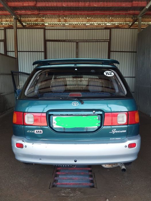 Продам машину Toyota Ipsum