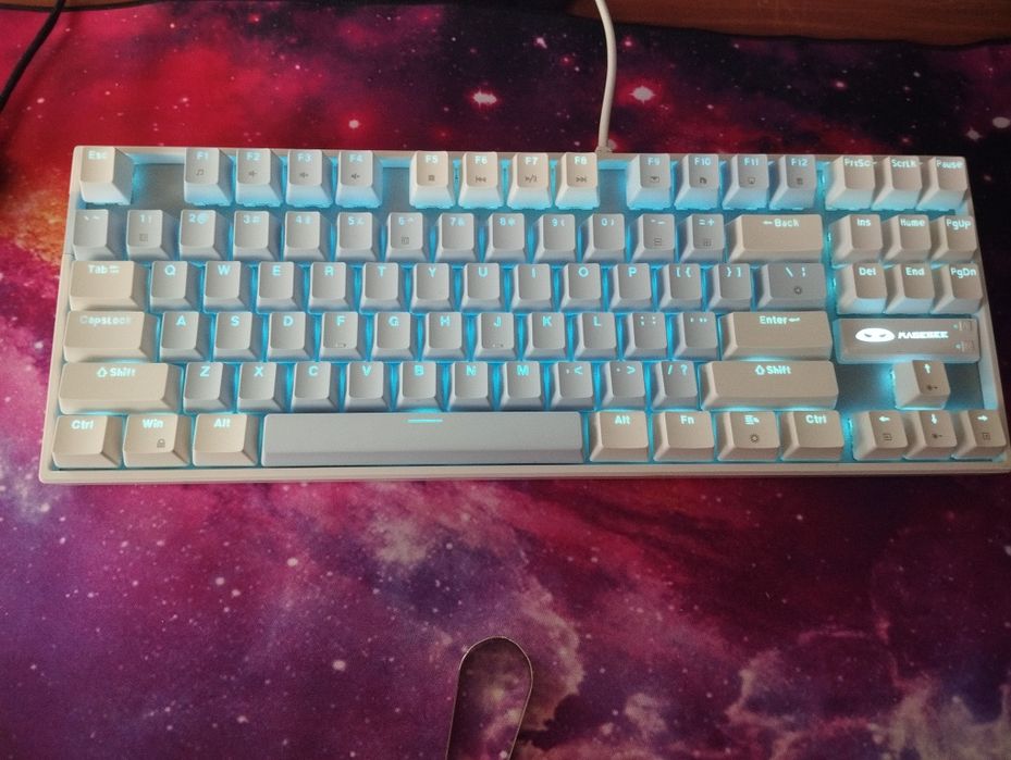 Tastatura Gaming MageGee Alb cu Iluminare Albastru Urgent