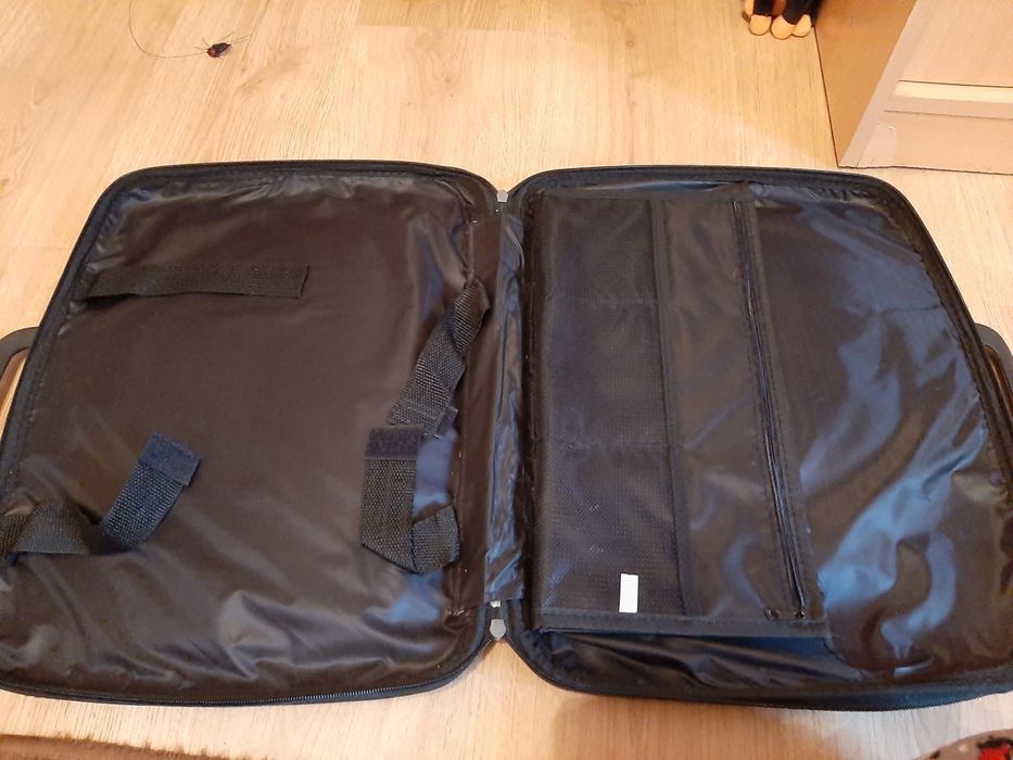 Geanta neagra laptop