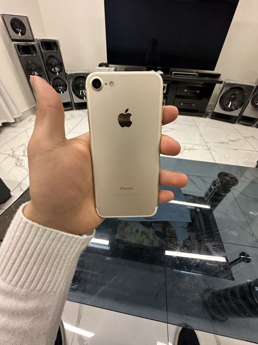 Iphone 7 32GB 100% ёмкость каробка документ есть