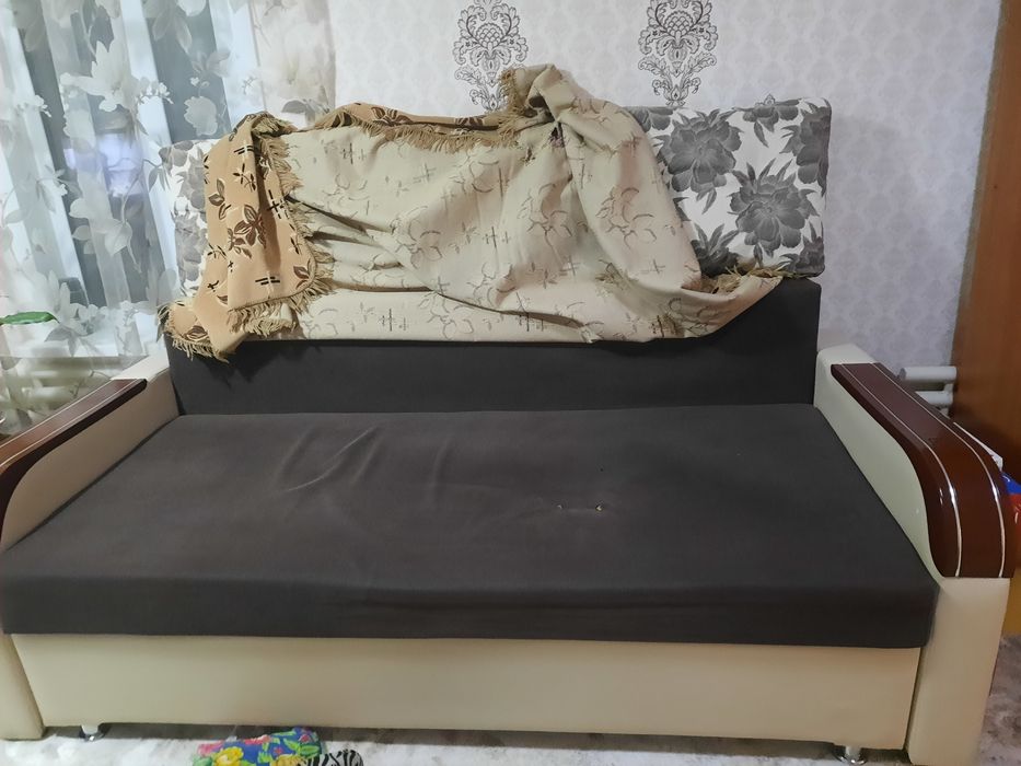 Отдам диван даром .Самовывоз