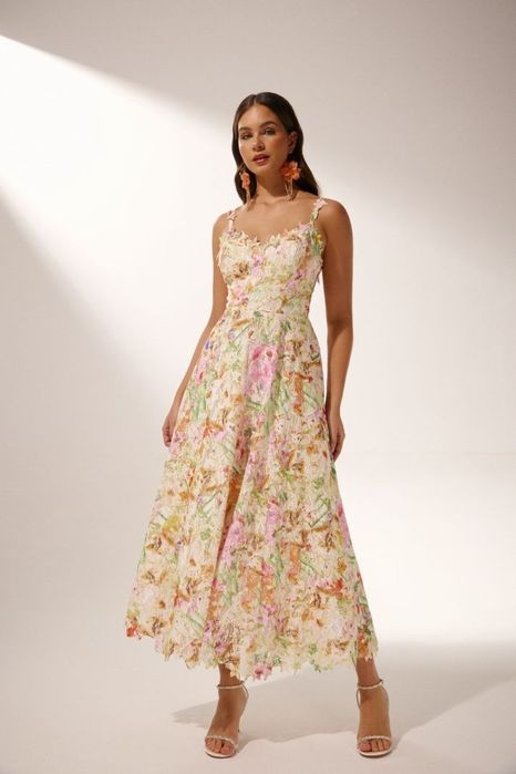 Vând rochie noua din dantelă