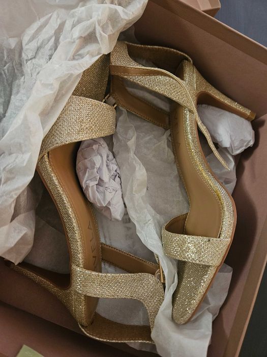Обувки Carvela, нови, номера 39 и 40