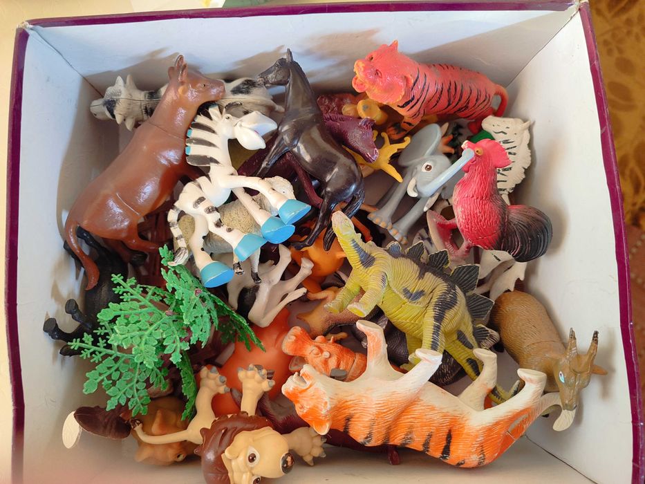 Продам животный мир разные