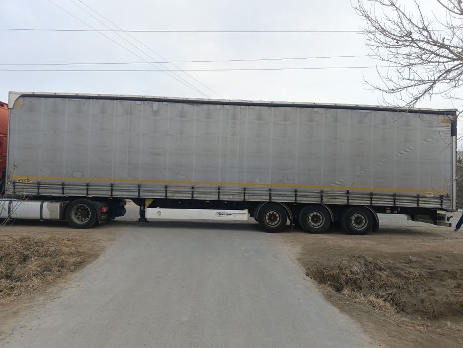 Фура даф.     ..