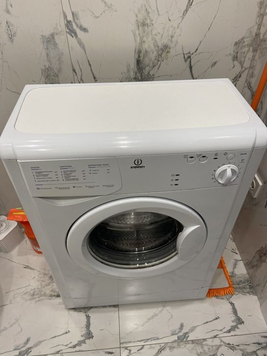 Стиральная машинка Indesit
