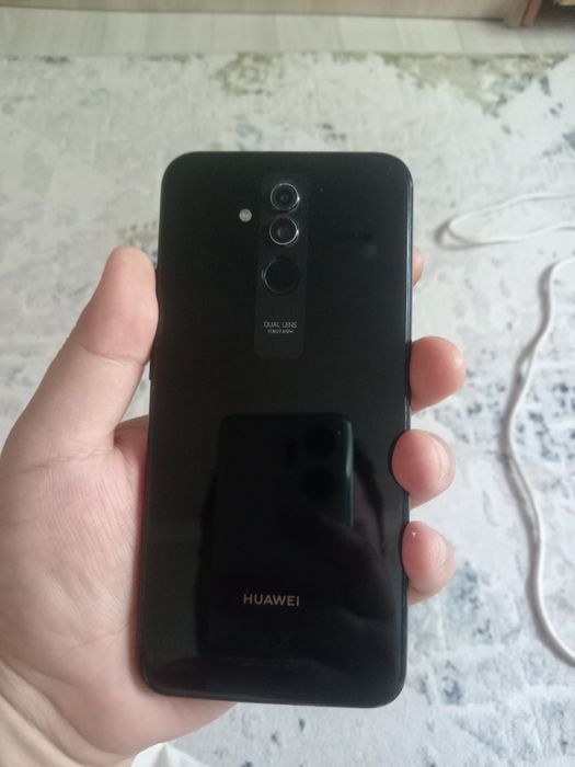 Huawei Mate 20lite 4/64гб