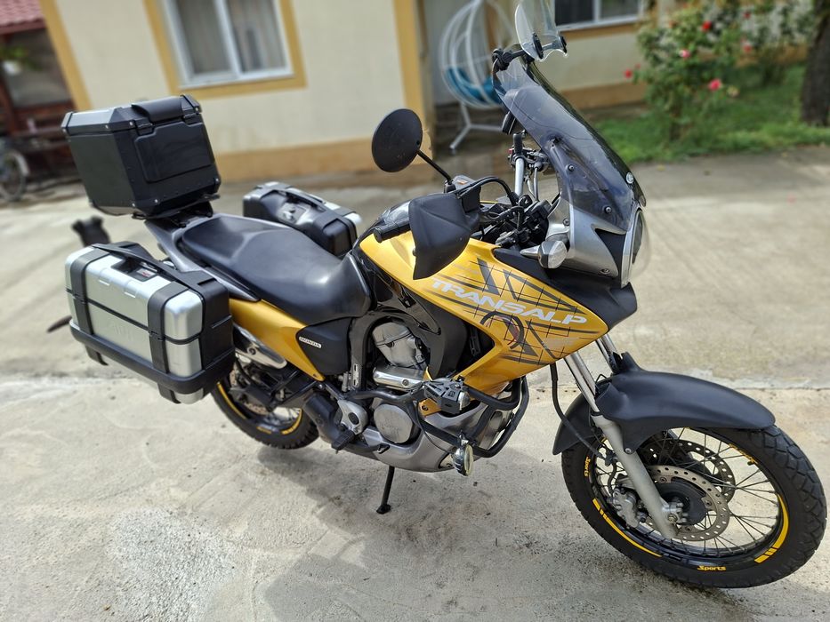 Honda Transalp XL 700 V cu ABS