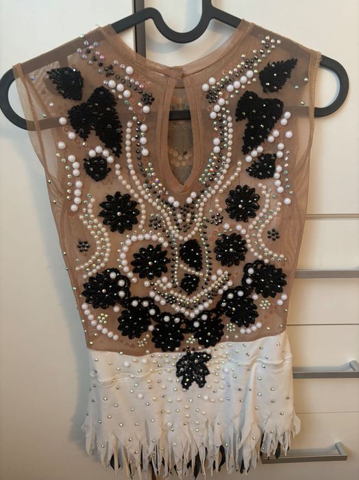 Трико за художествена гимнастика