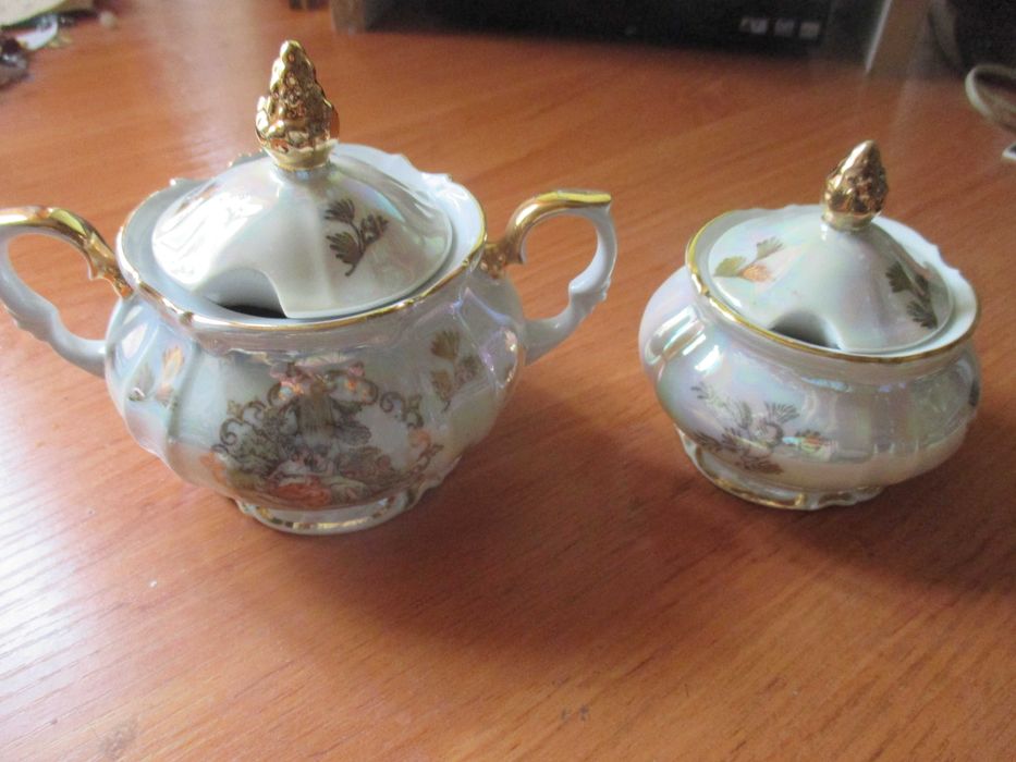 Сервиз Мадонна ГДР Kahla на 6 персон 75 предметов Золотая шишечка!