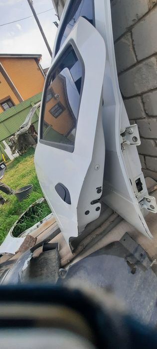 Дверь левая задняя рено логан1